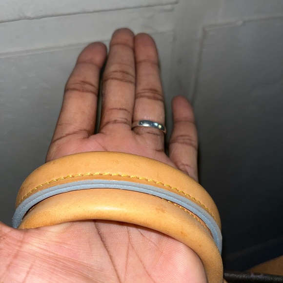 Dooney & Bourke W/charm signature logo Bag - Picture 9 of 17